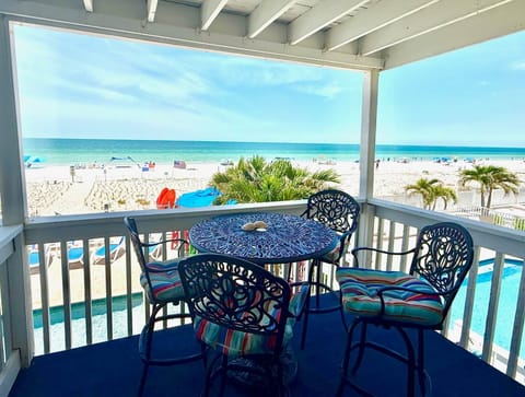 B Fbalcony526