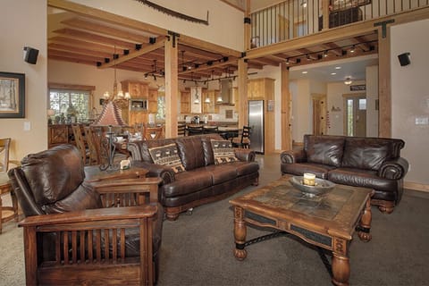 SWP 667 Leland Creek living room