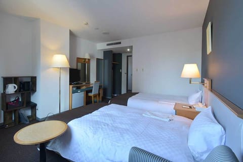 Standard Twin Room, 2 Bedrooms | Desk, blackout drapes, free WiFi, bed sheets