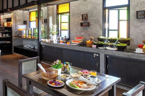 Daily buffet breakfast for a fee