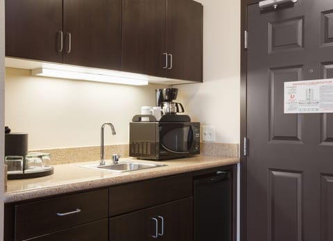 Premium bedding, pillowtop beds, minibar, in-room safe