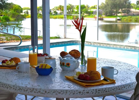 wildlife watching while eating your breakfast