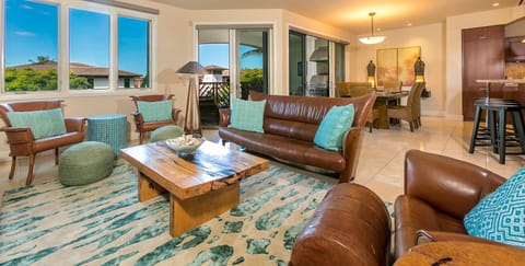 Open~ Airy and Bright Floor Plan!