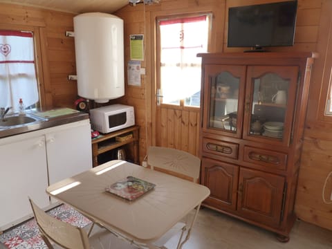 Classic Chalet, 1 Bedroom, Kitchenette, Garden Area | Blackout drapes, soundproofing, free WiFi, bed sheets