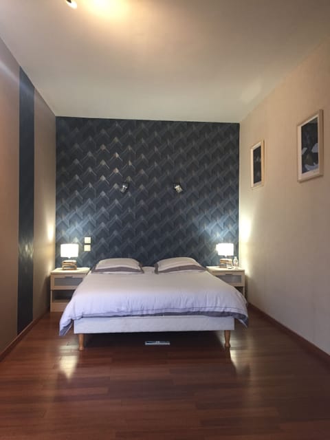 Chambre Saint - Exupery - Familiale | Soundproofing, iron/ironing board, free WiFi, bed sheets