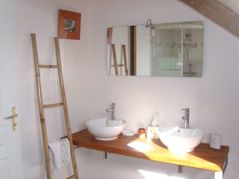 L'Univer - Suite - Familiale | Bathroom sink