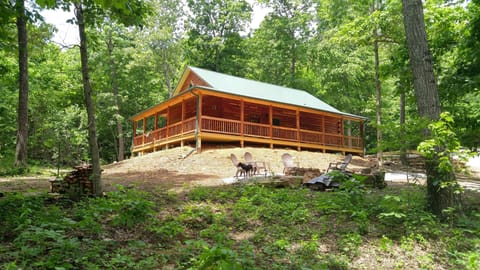 Mama Bear Cabin 2 bed 2 bath withbloft