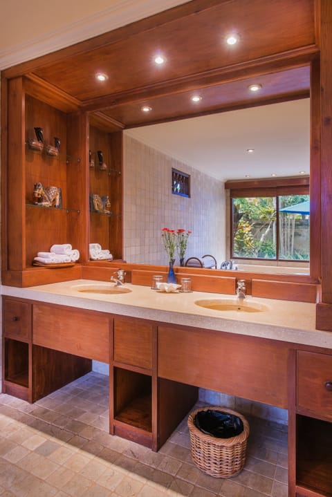 Villa, 1 Bedroom, Private Pool | Bathroom | Separate tub and shower, deep soaking tub, free toiletries, hair dryer