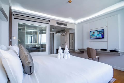 Premium Double Room, 1 Bedroom, Non Smoking, City View | Minibar, in-room safe, desk, free WiFi