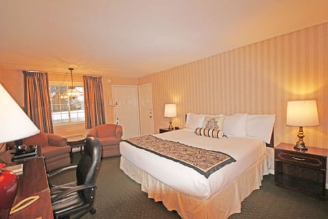 Standard Room, 1 King Bed | Travel crib, free WiFi, bed sheets