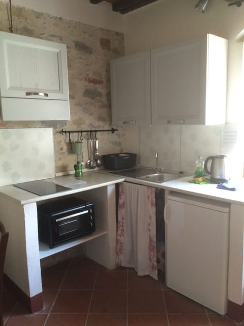 Suite, 1 Bedroom (2 pax) | Private kitchen | Fridge, coffee/tea maker, electric kettle, highchair