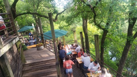 Pool, hot tub & several BBQ Pitts along the riverbank 