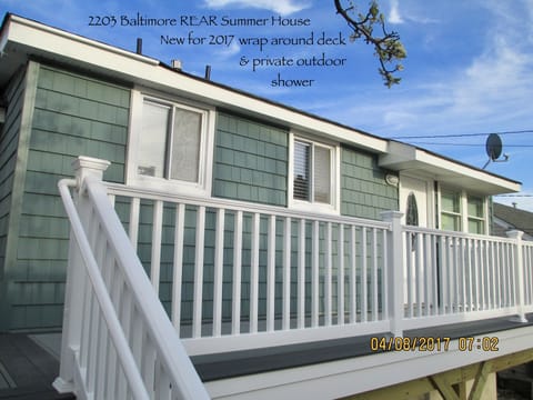 2 Bedroom sleeps 6, Central A/C, Free Wi-Fi, Comp. Beach Badges redone for 2017