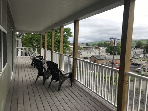 2nd Floor Deck