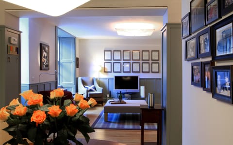 Through to Sitting Room:  wonderfully open-plan, a luxurious home-from-home.