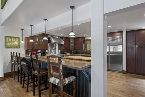 Huge island+bar space, we are java enthusiasts - let us know what's your fav!