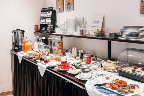 Daily buffet breakfast for a fee