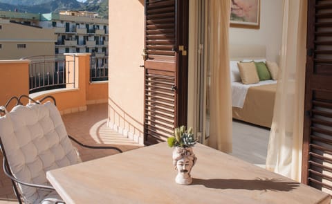 Suite | Desk, soundproofing, WiFi (free), bed sheets