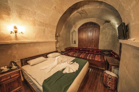 Deluxe Room | Premium bedding, down comforters, individually decorated