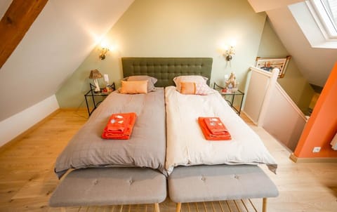 Comfort Room | 1 bedroom, individually decorated, individually furnished, desk