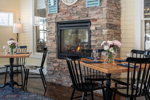 Breakfast and dinner served