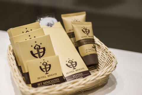 Shower, free toiletries, hair dryer, bidet