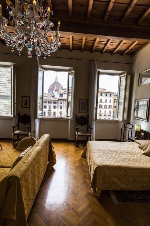 Romantic Suite, Ensuite, City View | Select Comfort beds, minibar, individually furnished, desk