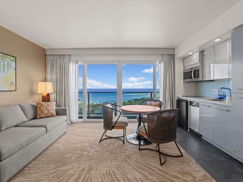 Suite, 1 Bedroom, Ocean View | Premium bedding, in-room safe, desk, blackout drapes