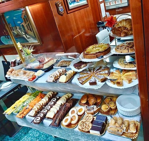 Daily buffet breakfast for a fee