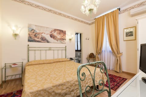 Standard Double Room | Minibar, in-room safe, free WiFi, bed sheets