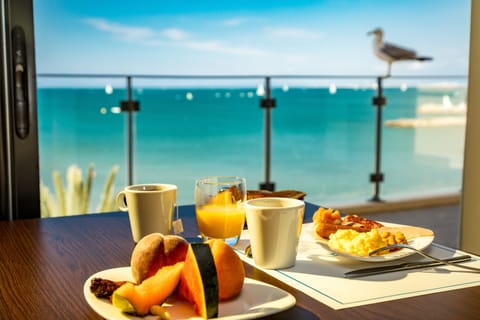 Breakfast, lunch, dinner served; Mediterranean cuisine 
