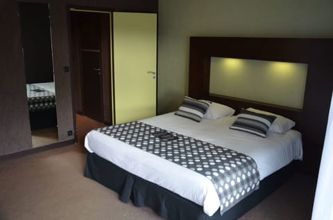 Comfort Double Room | Individually decorated, individually furnished, desk, laptop workspace