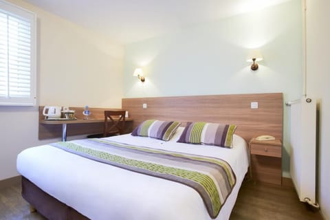 Double Room | In-room safe, desk, iron/ironing board, free WiFi
