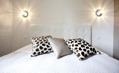 Double Room (Privilege) | Individually decorated, individually furnished, desk, blackout drapes