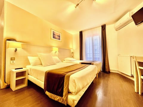 Triple Room | Cribs/infant beds, rollaway beds, free WiFi, bed sheets