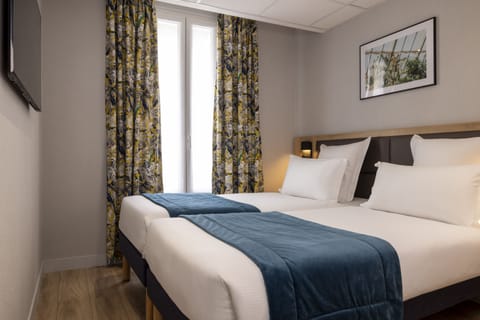 Junior Suite | Minibar, in-room safe, desk, soundproofing