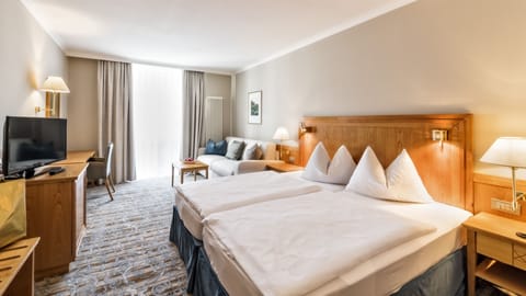 Superior Double or Twin Room, Non Smoking | Hypo-allergenic bedding, minibar, in-room safe, desk