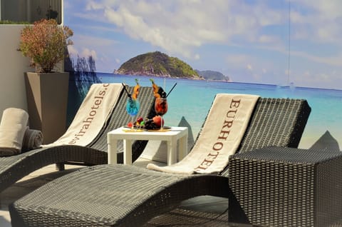 Sundeck