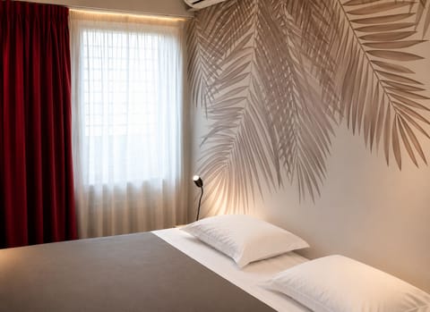 Comfort Double or Twin Room | In-room safe, desk, soundproofing, iron/ironing board (on request)