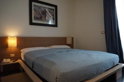 Minibar, in-room safe, desk, cribs/infant beds