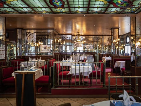 Lunch and dinner served, Regional cuisine