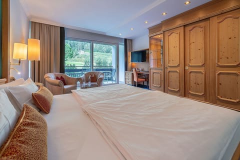 Panoramic Double Room, Balcony | Premium bedding, minibar, in-room safe, desk