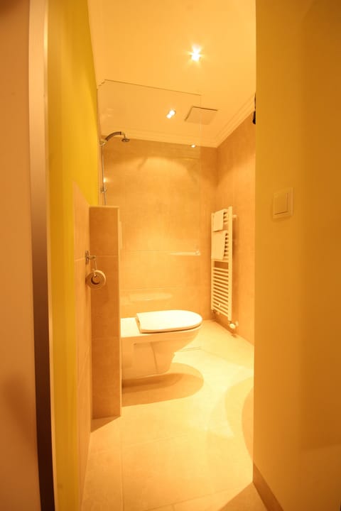 Single Room, Balcony | Bathroom | Hair dryer, towels