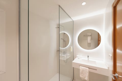 Standard Double Room, Terrace (2 Adults) | Bathroom | Free toiletries, towels, soap, shampoo