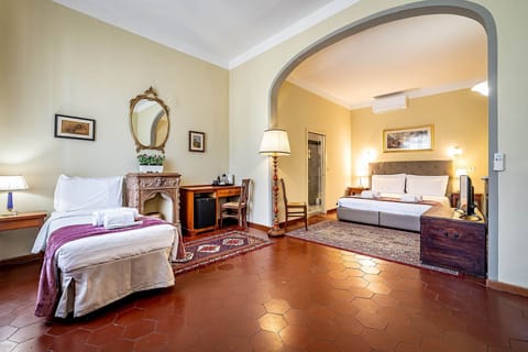 Triple Room | Down comforters, desk, soundproofing, cribs/infant beds