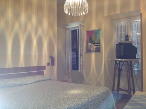 Classic Double or Twin Room | Desk, free WiFi