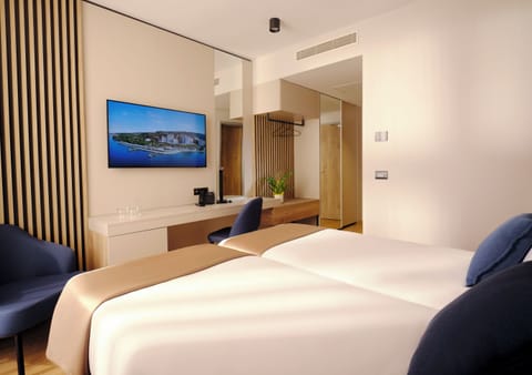 Minibar, in-room safe, desk, blackout drapes