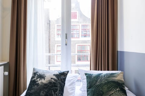 Basic Room, 1 Double Bed, Shared Bathroom | Room amenity