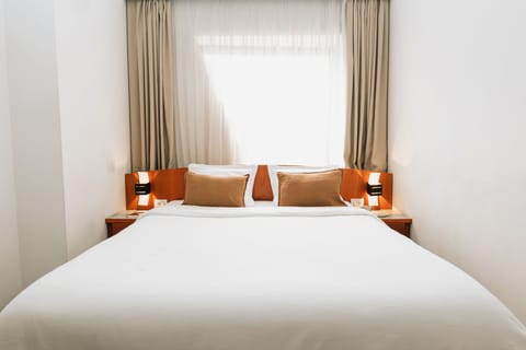 Classic Double Room | In-room safe, desk, free cribs/infant beds, free WiFi