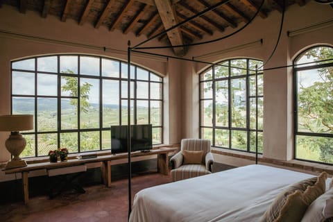 Suite | Frette Italian sheets, pillowtop beds, minibar, in-room safe